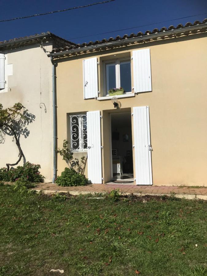 Charmant Studio Meuble Montignac-Charente المظهر الخارجي الصورة