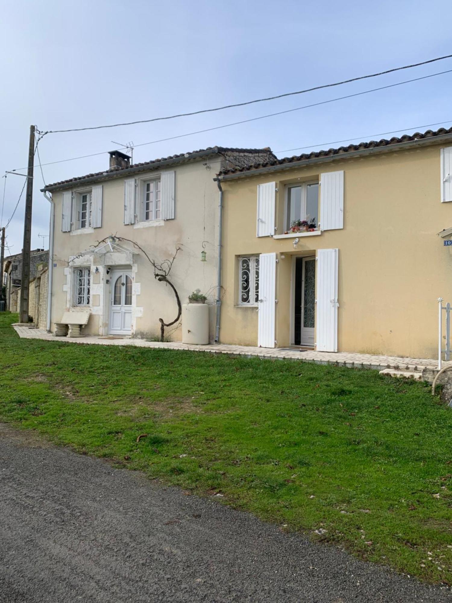 Charmant Studio Meuble Montignac-Charente المظهر الخارجي الصورة
